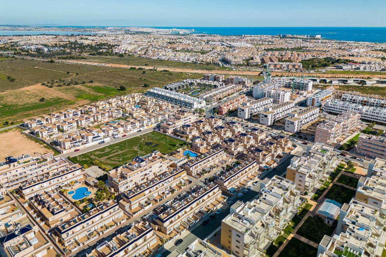 Bungalow La Zenia Cerca De La Playa Orihuela Exterior photo