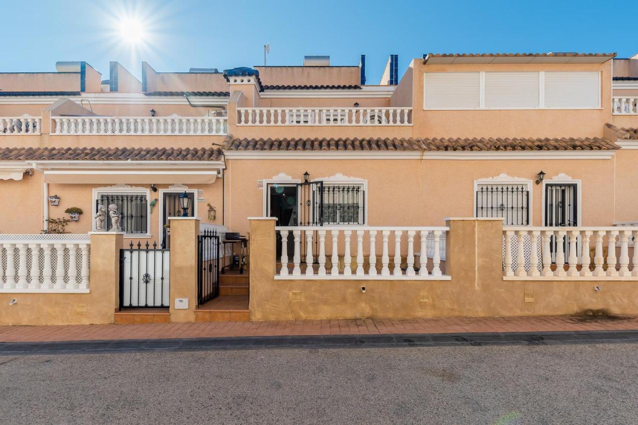 Bungalow La Zenia Cerca De La Playa Orihuela Exterior photo