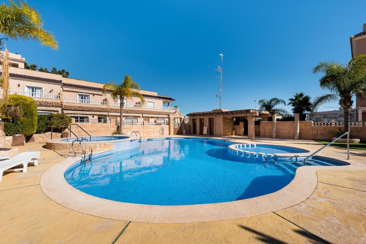 Bungalow La Zenia Cerca De La Playa Orihuela Exterior photo